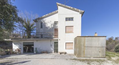 Rifugio 7 locali di 173 m² in Falerone (63837)