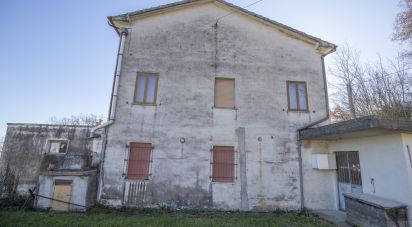 Lodge 7 rooms of 173 m² in Falerone (63837)