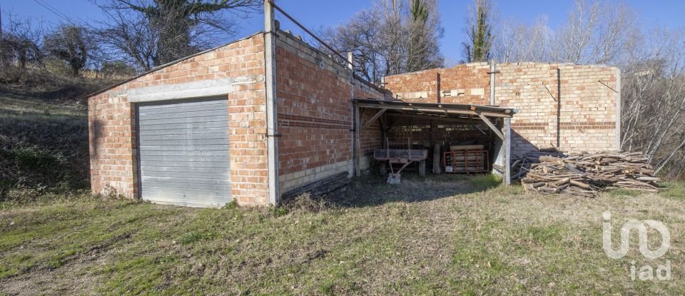 Lodge 7 rooms of 173 m² in Falerone (63837)