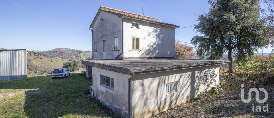 Lodge 7 rooms of 173 m² in Falerone (63837)