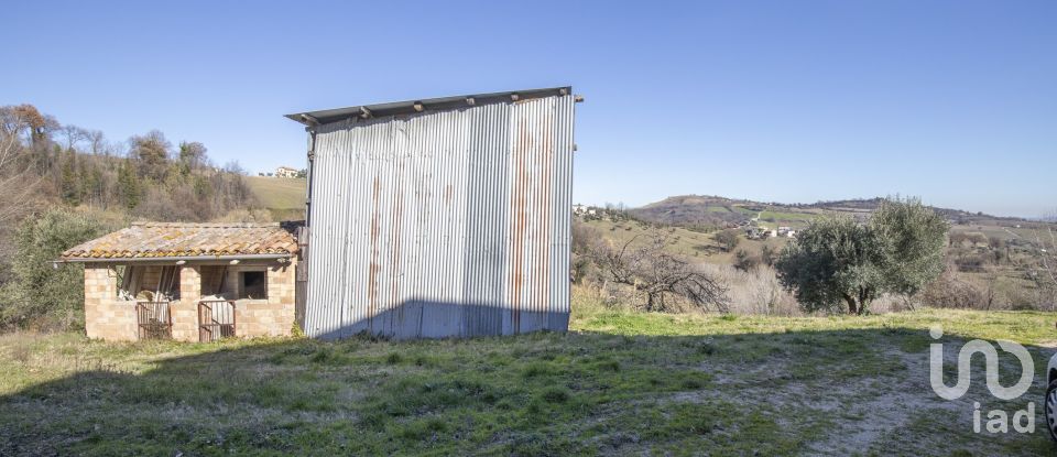 Lodge 7 rooms of 173 m² in Falerone (63837)