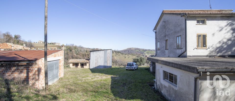 Lodge 7 rooms of 173 m² in Falerone (63837)