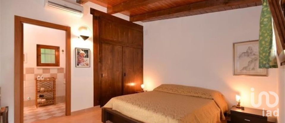 Villa 15 locali di 240 m² in Conversano (70014)