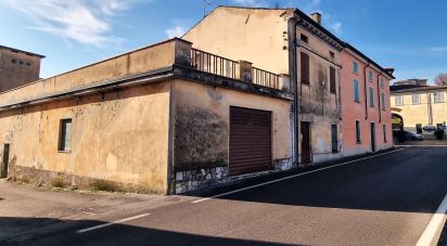 Rustico 9 locali di 360 m² in Volta Mantovana (46049)