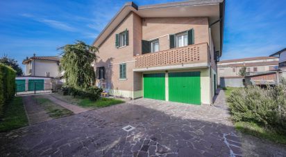 Farm 5 rooms of 275 m² in Massa Fiscaglia (44025)