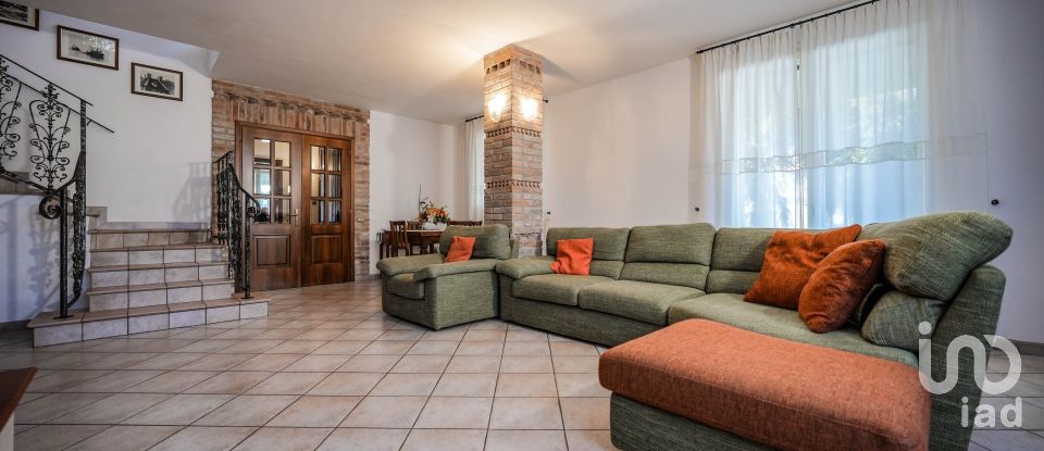 Villa 5 locali di 275 m² in Massa Fiscaglia (44025)