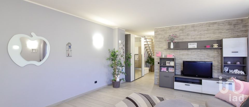 Three-room apartment of 120 m² in Meda (20821)