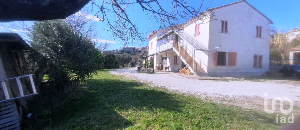Town house 7 rooms of 147 m² in Filottrano (60024)
