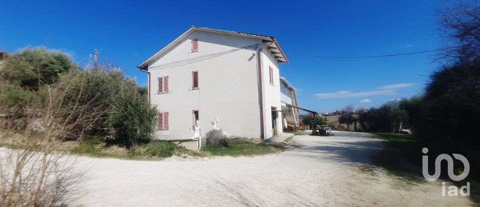 Town house 7 rooms of 147 m² in Filottrano (60024)