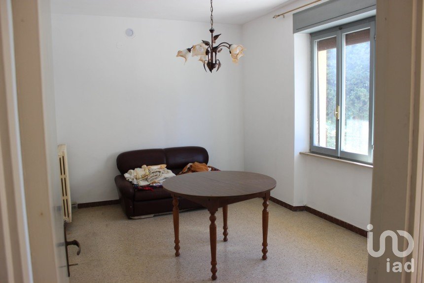 Town house 5 rooms of 119 m² in Treia (62010)