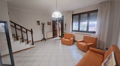 Traditional house 7 rooms of 120 m² in Lusia (45020)