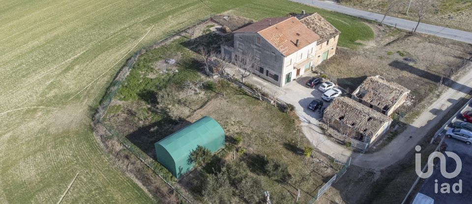 Casa indipendente 10 locali di 400 m² in Filottrano (60024)