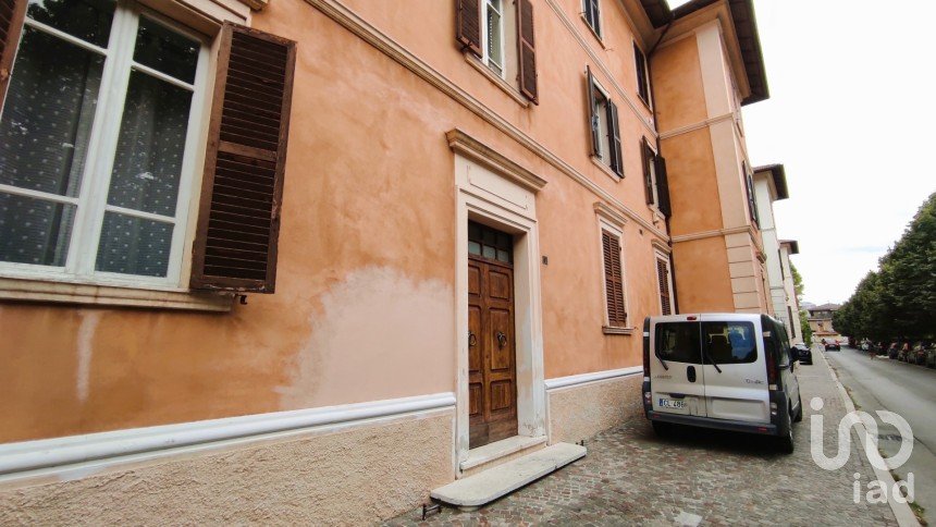 Appartamento 9 locali di 190 m² a Rieti (02100)