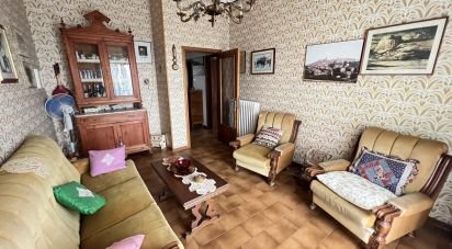 Appartamento 5 locali di 90 m² a Falerone (63837)