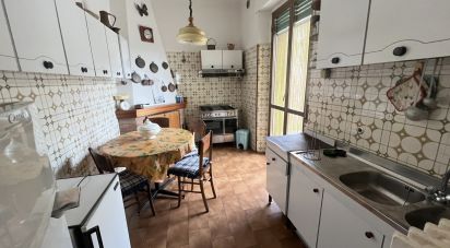 Appartamento 5 locali di 90 m² a Falerone (63837)