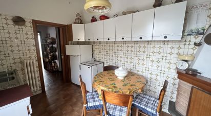 Appartamento 5 locali di 90 m² a Falerone (63837)