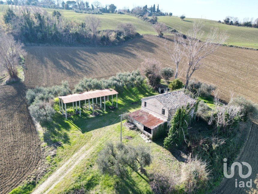 Townhouse 5 rooms of 230 m² in Morrovalle (62010)