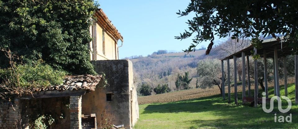 Townhouse 5 rooms of 230 m² in Morrovalle (62010)