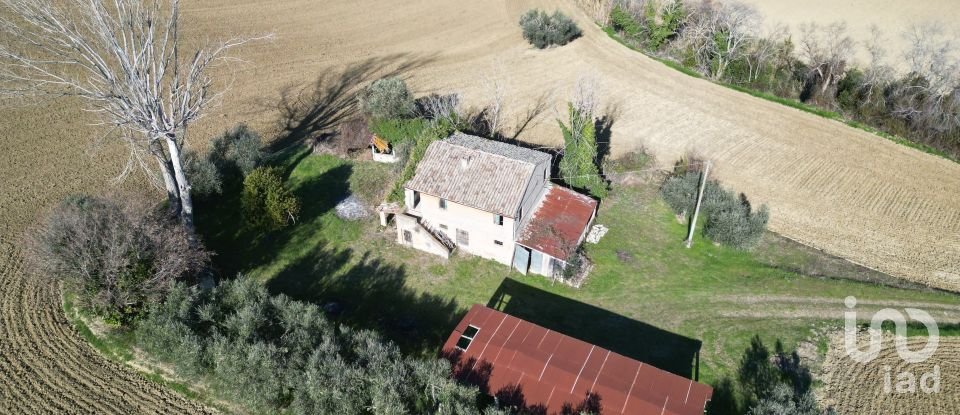 Townhouse 5 rooms of 230 m² in Morrovalle (62010)