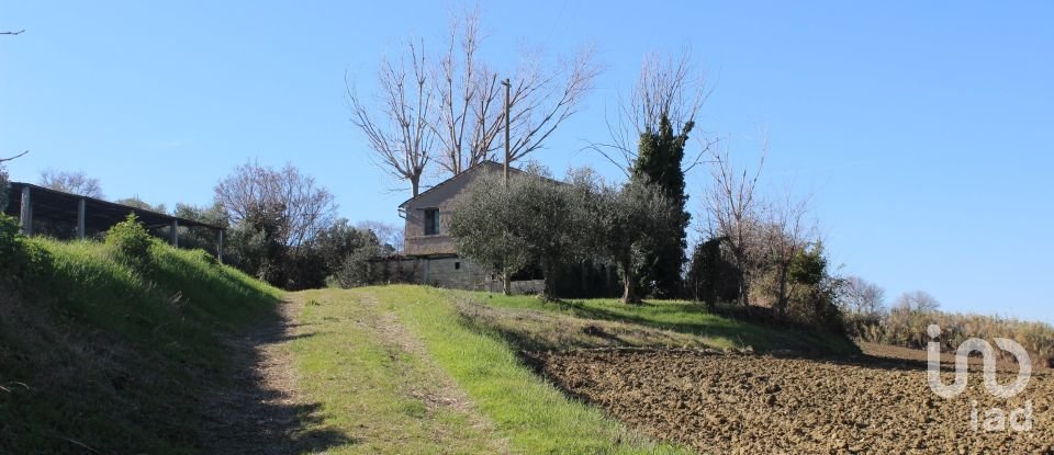 Townhouse 5 rooms of 230 m² in Morrovalle (62010)