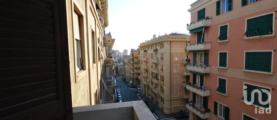 Four-room apartment of 86 m² in Genova (16154)