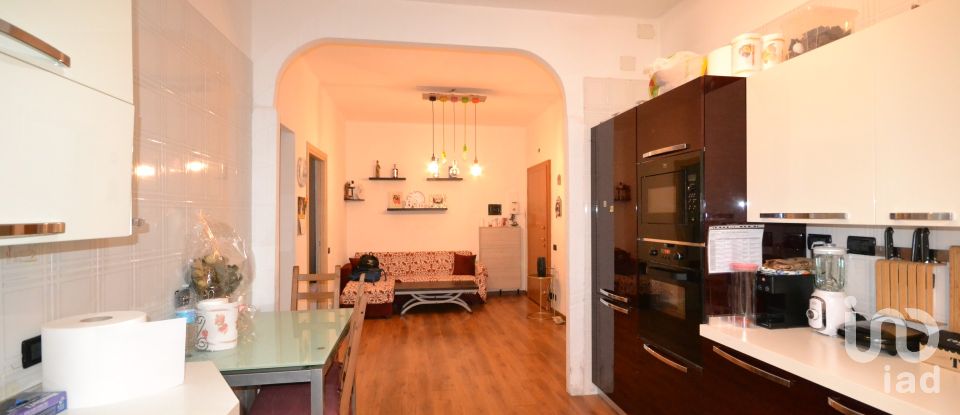 Apartment 5 rooms of 94 m² in Genova (16139)
