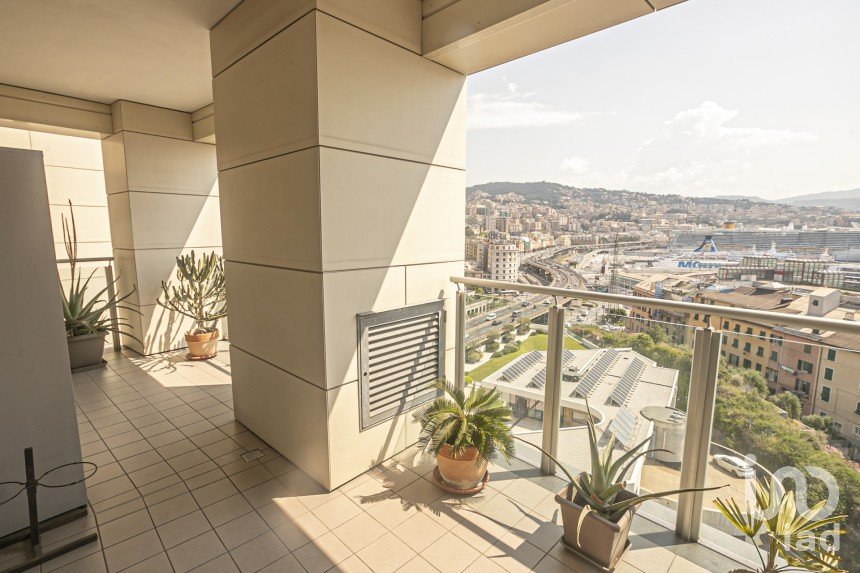 Apartment 6 rooms of 90 m² in Genova (16149)