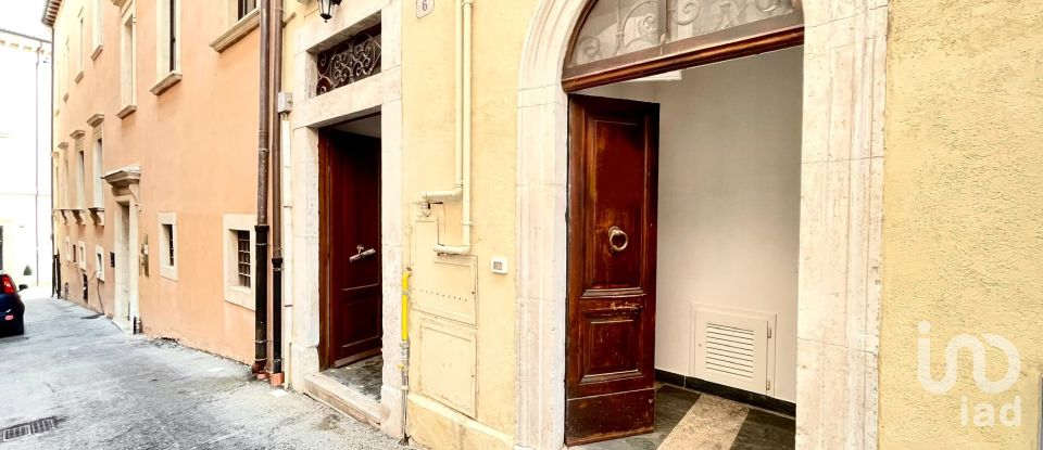 Shop / premises commercial of 50 m² in L'Aquila (67100)