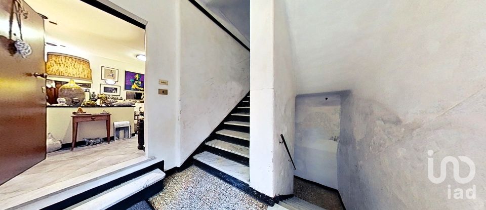 Four-room apartment of 61 m² in Genova (16154)