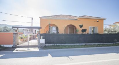 Villa 9 locali di 126 m² in Alba Adriatica (64011)