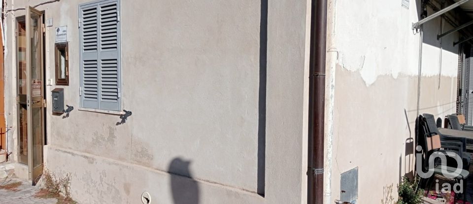 Casa di paese 5 locali di 90 m² in San Costanzo (61039)