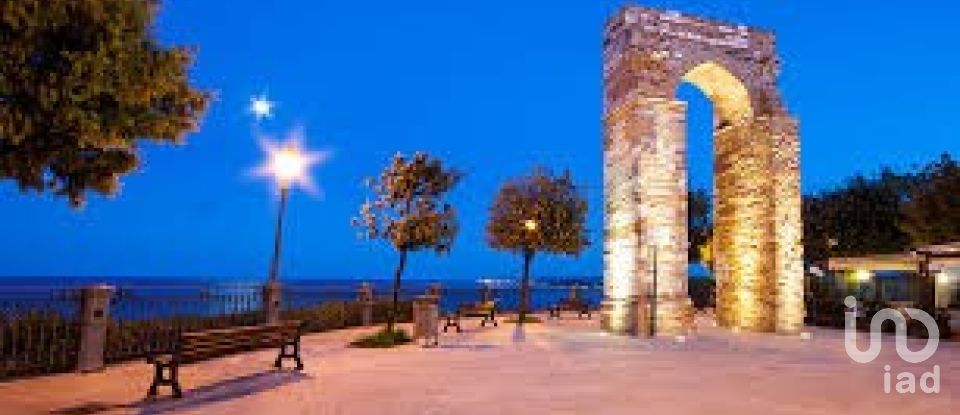 Hotel 2* of 1,000,000 m² in Sirolo (60020)