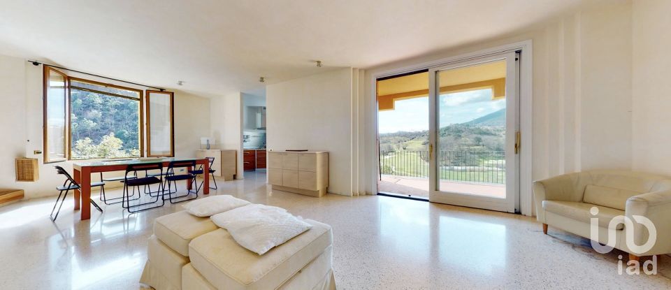 Town house 5 rooms of 198 m² in Cogoleto (16016)