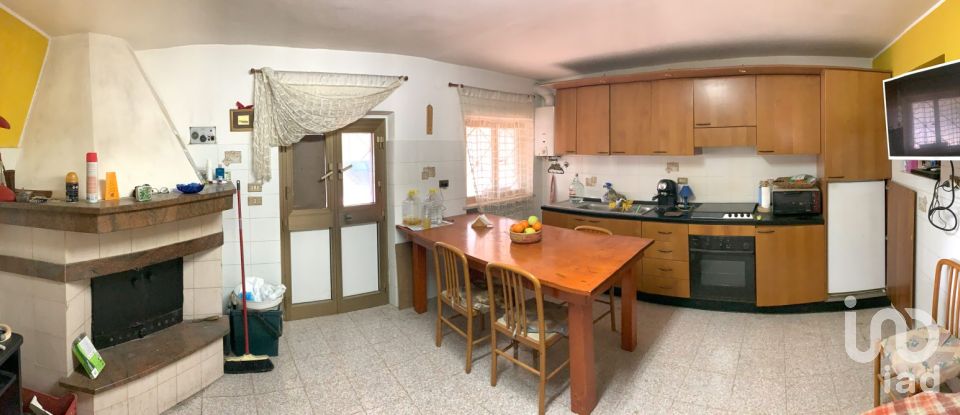 Town house 7 rooms of 224 m² in Moscufo (65010)