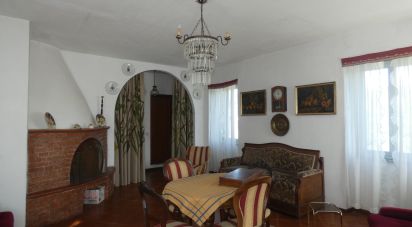 Village house 8 rooms of 200 m² in Carro (19012)