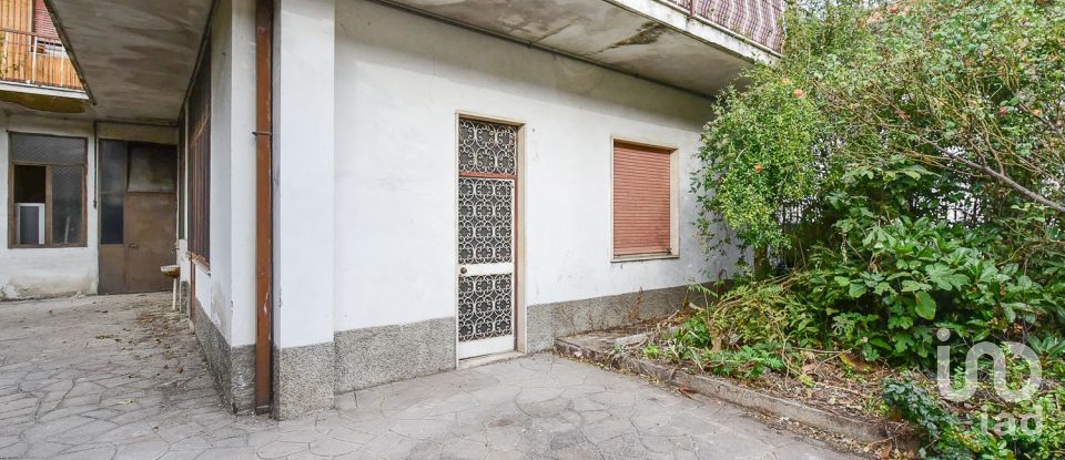 Apartment 5 rooms of 361 m² in Seregno (20831)