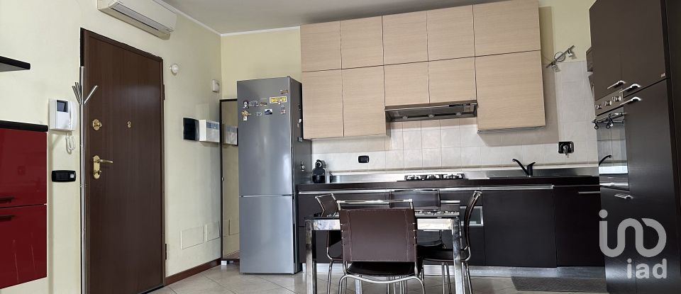 Two-room apartment of 42 m² in Pomezia (00071)
