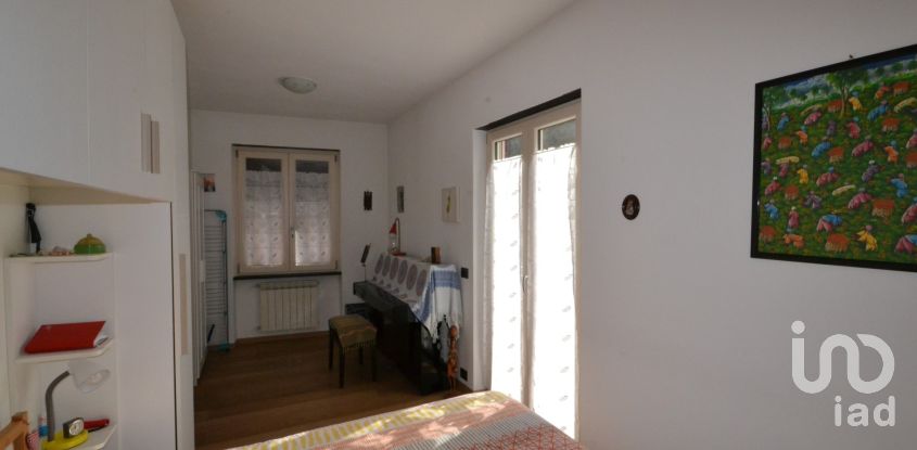 Casa indipendente 4 locali di 110 m² in Neirone (16040)
