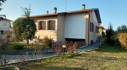 Farm 6 rooms of 163 m² in Sale (15045)