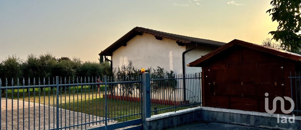 Lodge 16 rooms of 260 m² in Cavaion Veronese (37010)