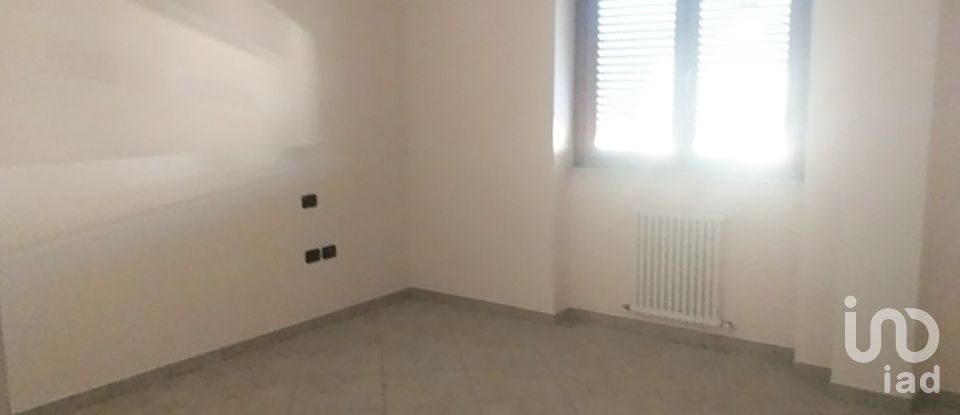 Attico / Mansarda / Loft 6 locali di 101 m² a Bellante (64020)