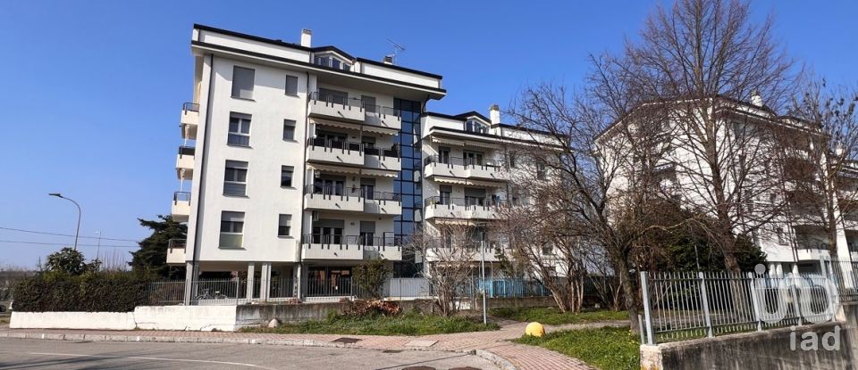 Three-room apartment of 97 m² in Cento (44042)