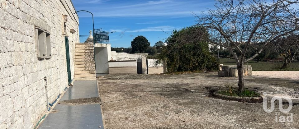 Barn conversion 10 rooms of 180 m² in Cisternino (72014)