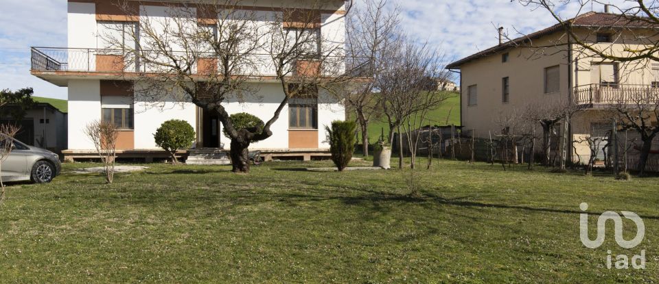 Casa indipendente 12 locali di 320 m² in Cingoli (62011)