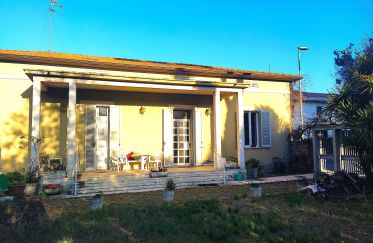 Casa indipendente 11 locali di 700 m² in Giulianova (64021)