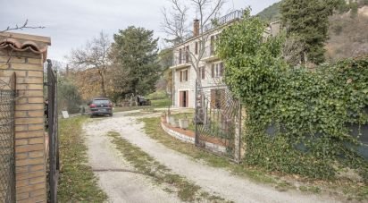 House 15 rooms of 420 m² in Fossombrone (61034)