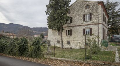 House 15 rooms of 420 m² in Fossombrone (61034)