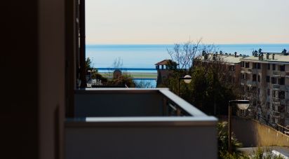 Appartamento 6 locali di 80 m² a Genova (16155)
