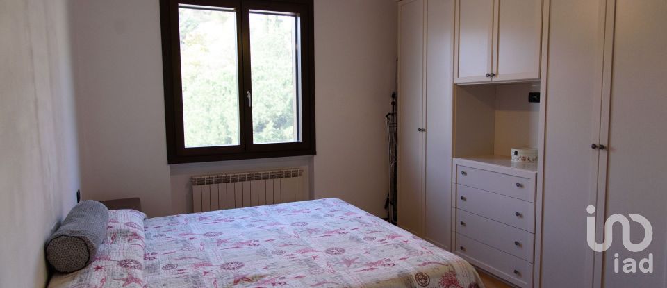 Apartment 6 rooms of 80 m² in Genova (16155)