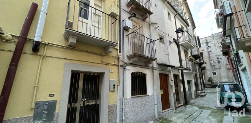 Casa di paese 3 locali di 56 m² in Pratola Peligna (67035)